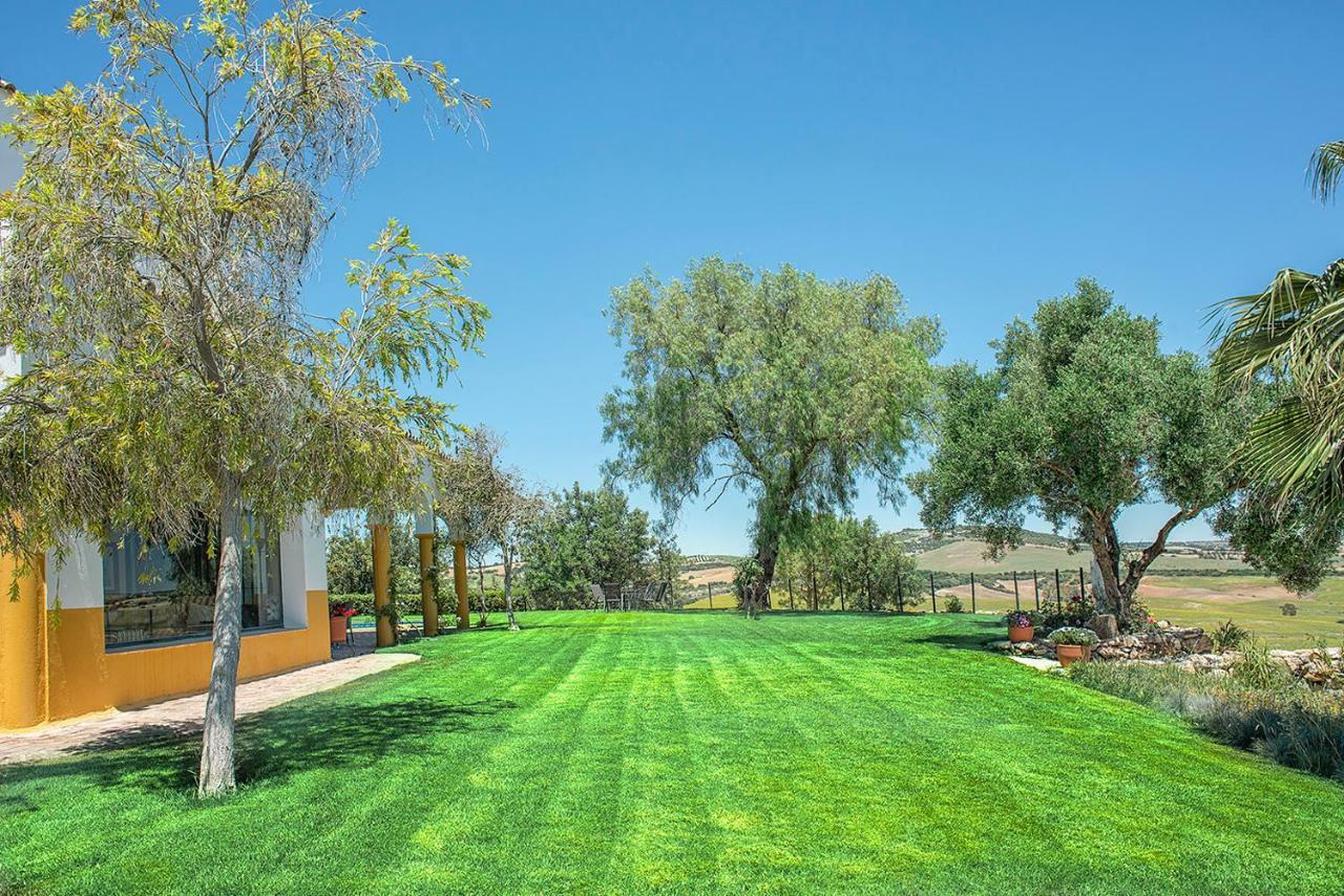 Villa Cortijo con piscina a 30 min de Jerez Arcos de la Frontera Exterior foto