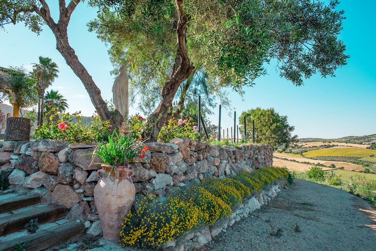 Villa Cortijo con piscina a 30 min de Jerez Arcos de la Frontera Exterior foto