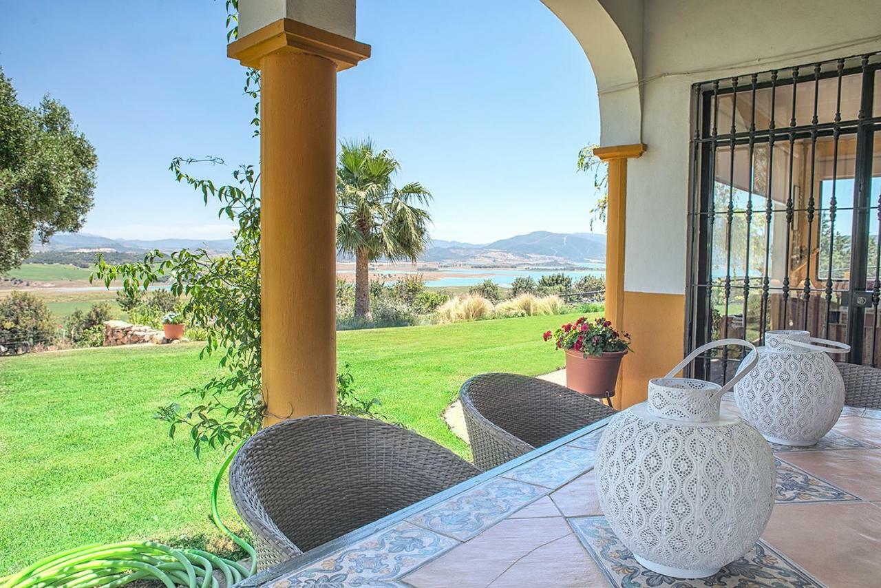 Villa Cortijo con piscina a 30 min de Jerez Arcos de la Frontera Exterior foto
