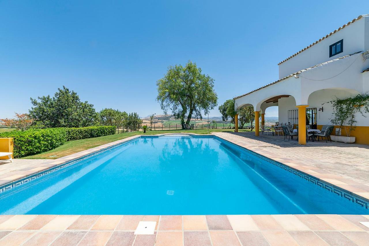 Villa Cortijo con piscina a 30 min de Jerez Arcos de la Frontera Exterior foto