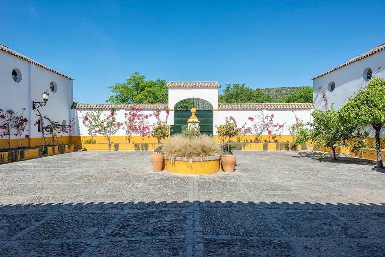 Villa Cortijo con piscina a 30 min de Jerez Arcos de la Frontera Exterior foto