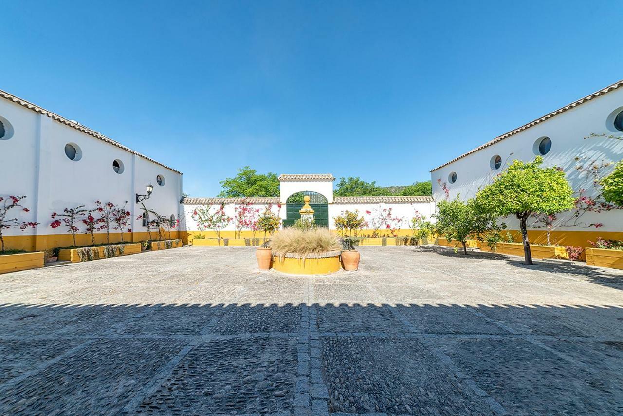 Villa Cortijo con piscina a 30 min de Jerez Arcos de la Frontera Exterior foto