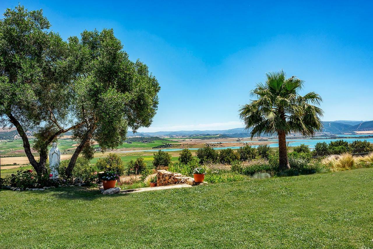 Villa Cortijo con piscina a 30 min de Jerez Arcos de la Frontera Exterior foto